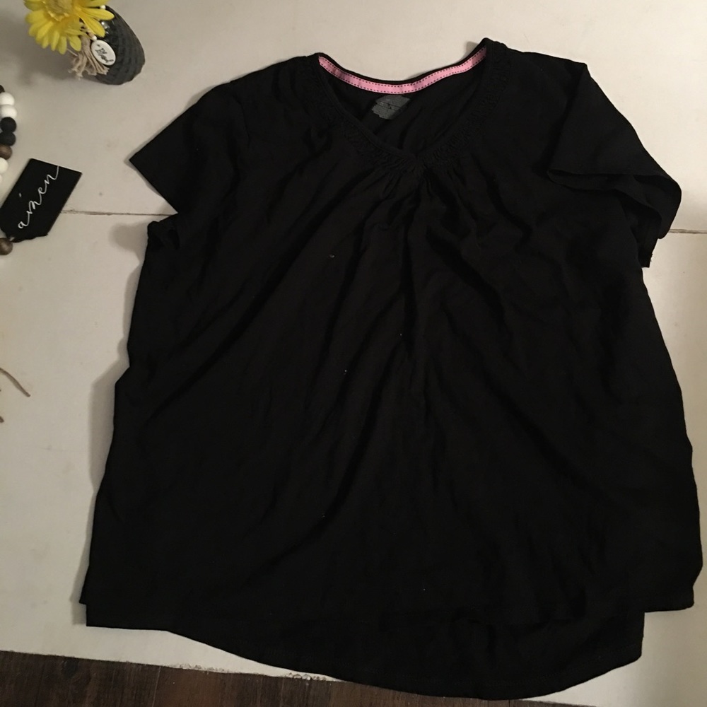Woman’s Tee 2 X Large